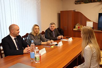 Профсоюзный приём совместно с прокуратурой Новогруского района провела правовой инспектор труда Ольга Юрашевич