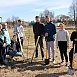 Молодежь и жители города активно включились в процесс озеленения Новогрудчины 