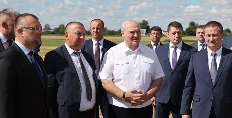 Александр Лукашенко ответил тем "деятелям", которые недовольны сдерживанием цен на продукты питания