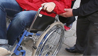 Определен порядок подвоза пожилых граждан и инвалидов в учреждения соцобслуживания
